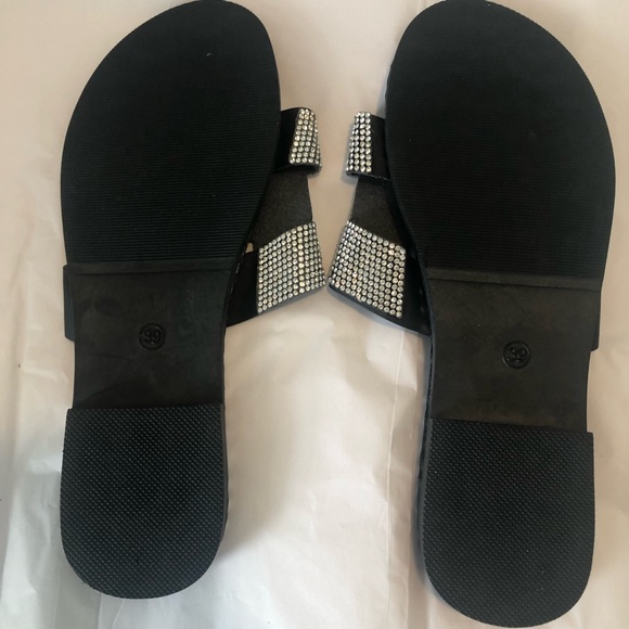 Dinated! 🎉 HP🎉 Women fashion sandals Sz 39-NWOT. - Picture 3 of 6